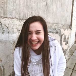 Meet your Posher, Alexis